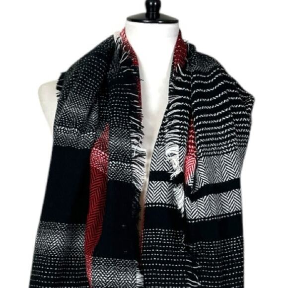 Merona Scarf Wrap Shawl Oblong Fringe Black Red White Plaid Women’s One Size - Picture 5 of 12